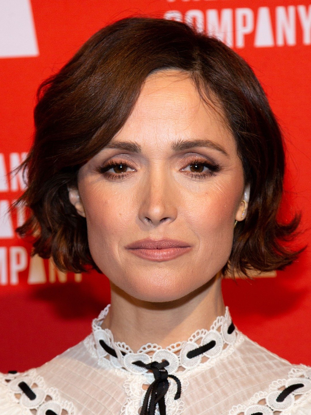 How tall is Rose Byrne?